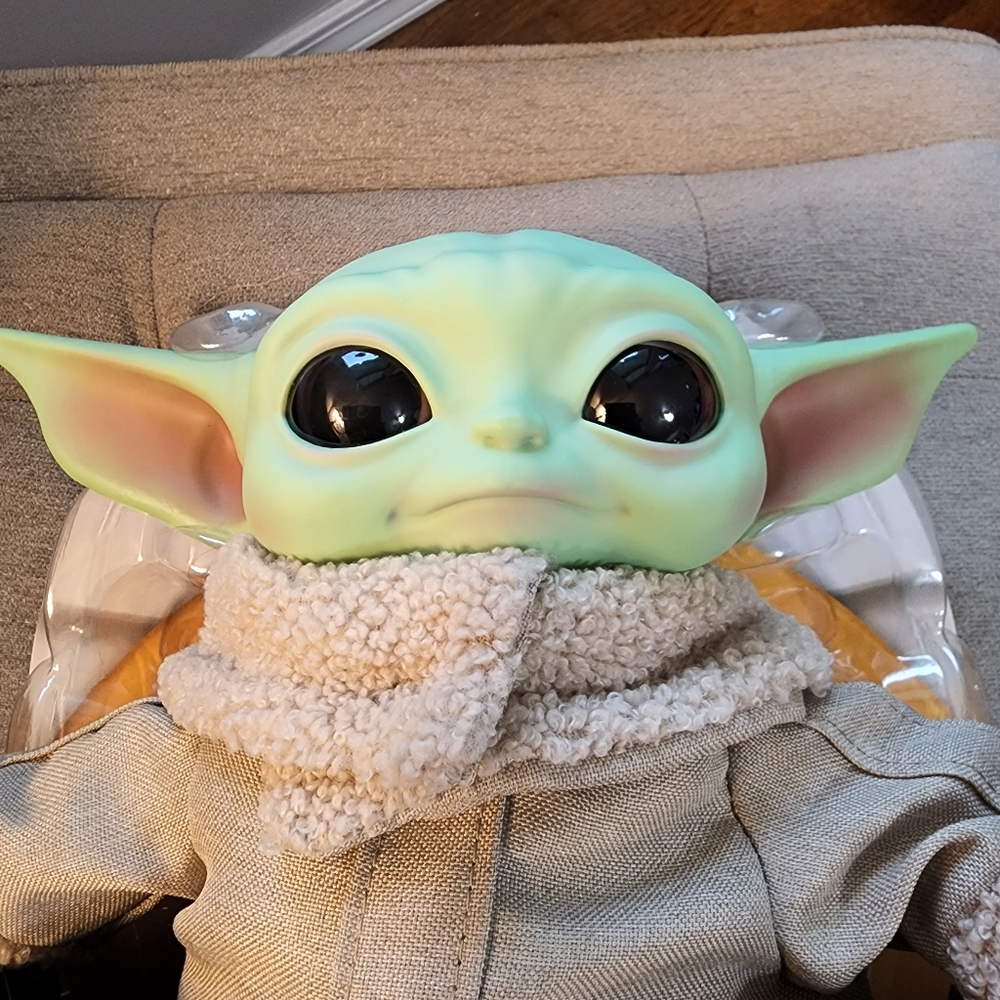 Star Wars The Mandalorian Grogu Plush NIB - Picture 3 of 10